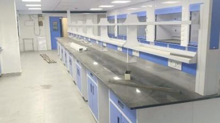 Wall laboratory benches with reagent racks